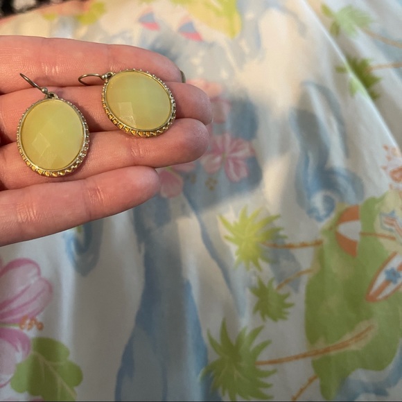 NWOT Green & gold oval drop earrings - Picture 8 of 8